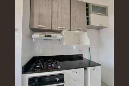 Cozinha de apartamento para alugar com 2 quartos, 58m² em Piratininga, Osasco