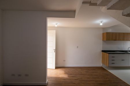 Casa de condomínio para alugar com 77m², 3 quartos e 2 vagasSala