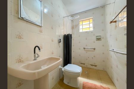 Casa à venda com 193m², 3 quartos e 2 vagasBanheiro 2