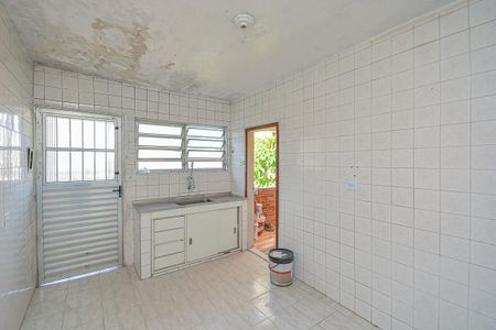 Sala/Cozinha de casa para alugar com 2 quartos, 64m² em Jardim Lallo, São Paulo