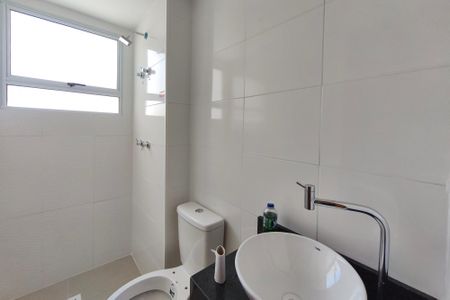Apartamento à venda com 46m², 2 quartos e 1 vaga Apartamento à venda com 46m², 2 quartos e 1 vagaBanheiro