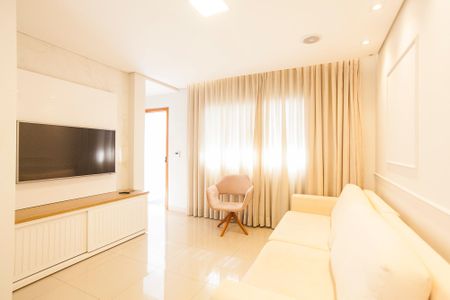 Sala de casa para alugar com 2 quartos, 78m² em Novo Mundo, Uberlândia