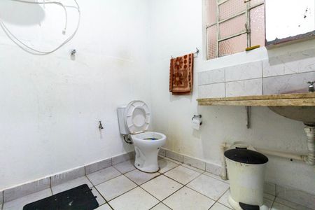 Casa à venda com 500m², 3 quartos e 5 vagas Casa à venda com 500m², 3 quartos e 5 vagasBanheiro