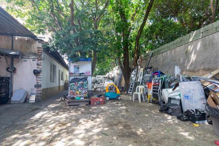 Casa à venda com 500m², 3 quartos e 5 vagas Casa à venda com 500m², 3 quartos e 5 vagasGaragem