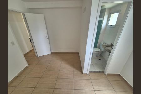 Apartamento para alugar com 3 quartos, 77m² em Jardim Cláudia, São Paulo