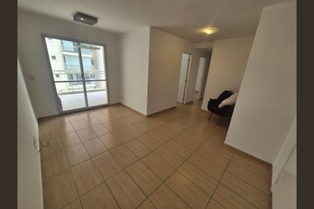 Apartamento para alugar com 3 quartos, 77m² em Jardim Cláudia, São Paulo