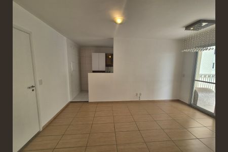 Apartamento para alugar com 3 quartos, 77m² em Jardim Cláudia, São Paulo