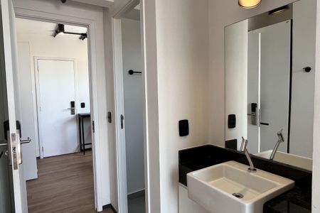 Studio para alugar com 15m², 1 quarto e sem vaga Studio para alugar com 15m², 1 quarto e sem vagaBanheiro