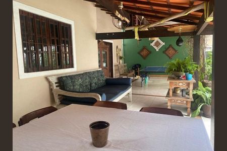 Casa à venda com 3 quartos, 150m² em Piratininga, Niterói