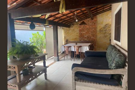 Casa à venda com 3 quartos, 150m² em Piratininga, Niterói