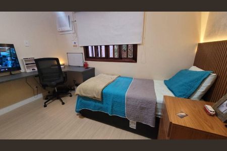 Casa à venda com 3 quartos, 150m² em Piratininga, Niterói