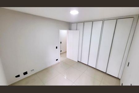 Apartamento à venda com 216m², 4 quartos e sem vaga