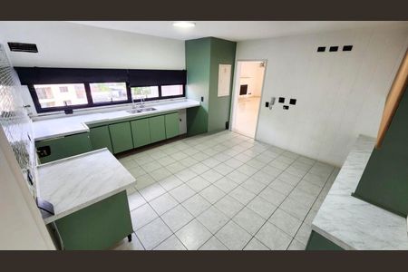 Apartamento à venda com 216m², 4 quartos e sem vaga