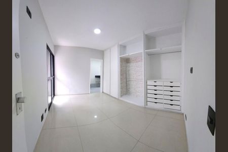 Apartamento à venda com 216m², 4 quartos e sem vaga