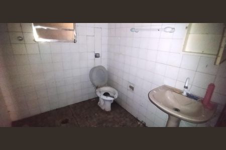 Banheiro de casa para alugar com 2 quartos, 100m² em Vila Medeiros, São Paulo