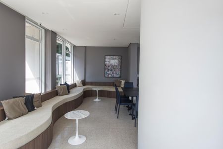 Apartamento para alugar com 70m², 2 quartos e 2 vagasÁrea comum - Salão de festas