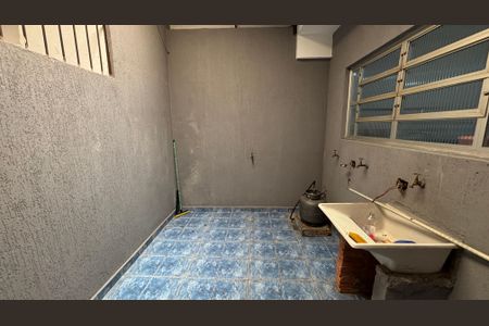 Casa à venda com 374m², 5 quartos e 2 vagas Casa à venda com 374m², 5 quartos e 2 vagasÁrea de Serviço