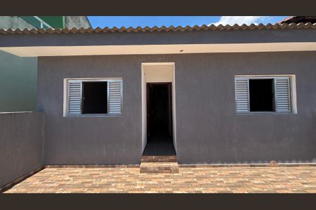 Casa à venda com 374m², 5 quartos e 2 vagas Casa à venda com 374m², 5 quartos e 2 vagasVaranda