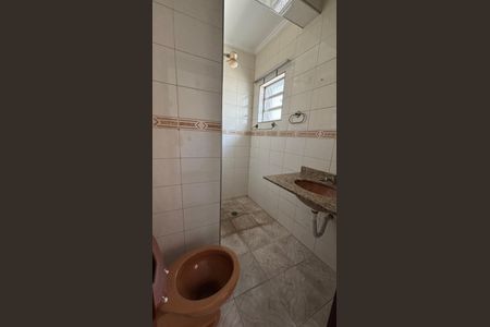 Casa à venda com 374m², 5 quartos e 2 vagas Casa à venda com 374m², 5 quartos e 2 vagasBanheiro da Suíte 1