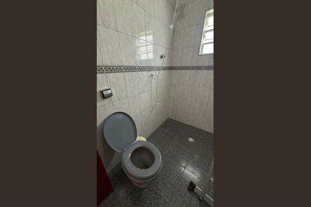 Casa à venda com 374m², 5 quartos e 2 vagas Casa à venda com 374m², 5 quartos e 2 vagasBanheiro