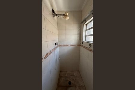 Casa à venda com 374m², 5 quartos e 2 vagas Casa à venda com 374m², 5 quartos e 2 vagasBanheiro da Suíte 1