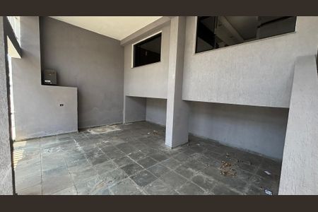 Casa à venda com 374m², 5 quartos e 2 vagas Casa à venda com 374m², 5 quartos e 2 vagasGaragem