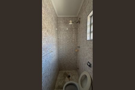 Casa à venda com 374m², 5 quartos e 2 vagas Casa à venda com 374m², 5 quartos e 2 vagasBanheiro da Suíte 2