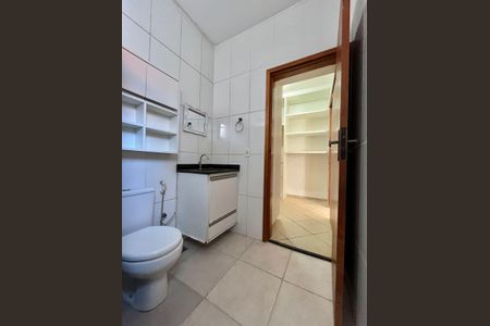 Casa para alugar com 125m², 2 quartos e 3 vagasBanheiro da Suíte