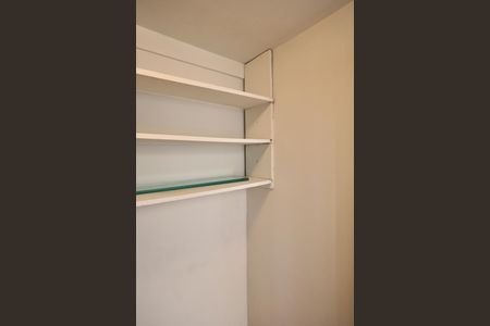 Apartamento à venda com 72m², 2 quartos e sem vaga Apartamento à venda com 72m², 2 quartos e sem vagaQuarto de Serviço