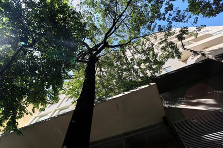 Apartamento à venda com 72m², 2 quartos e sem vaga Apartamento à venda com 72m², 2 quartos e sem vagaFachada