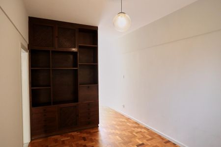 Apartamento à venda com 72m², 2 quartos e sem vaga Apartamento à venda com 72m², 2 quartos e sem vagaSala