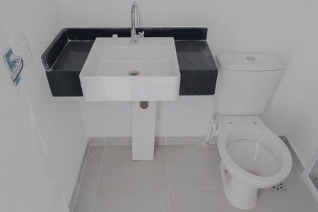 Banheiro de apartamento para alugar com 1 quarto, 25m² em Pinheiros, São Paulo