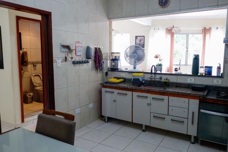 Casa à venda com 210m², 2 quartos e 2 vagasCozinha