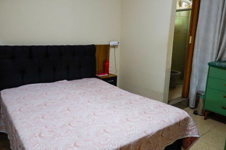 Casa à venda com 210m², 2 quartos e 2 vagasQuarto 2 - Suíte