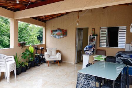 Casa à venda com 210m², 2 quartos e 2 vagasSacada