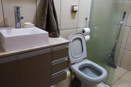 Casa à venda com 210m², 2 quartos e 2 vagasBanheiro da Suíte 2