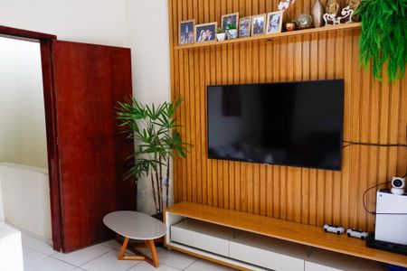 Casa à venda com 210m², 2 quartos e 2 vagassala