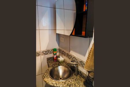 Casa à venda com 210m², 2 quartos e 2 vagasBanheiro