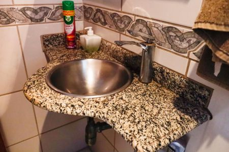 Casa à venda com 210m², 2 quartos e 2 vagasBanheiro