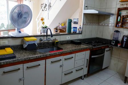 Casa à venda com 210m², 2 quartos e 2 vagasCozinha