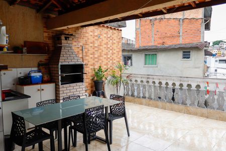 Casa à venda com 210m², 2 quartos e 2 vagasSacada