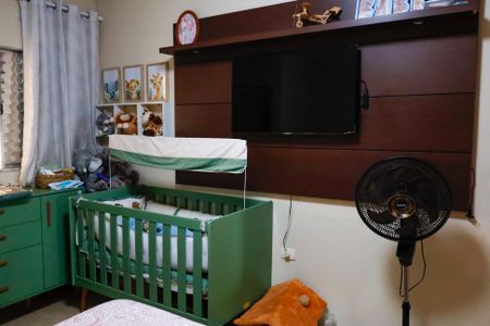 Casa à venda com 210m², 2 quartos e 2 vagasQuarto 2 - Suíte