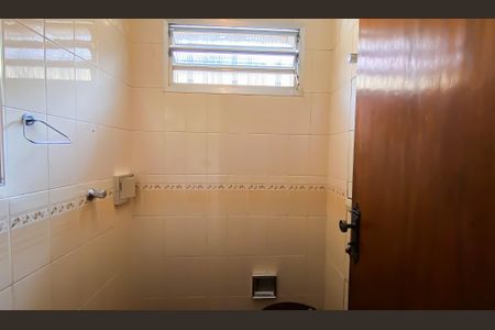 Casa para alugar com 500m², 4 quartos e 10 vagas Casa para alugar com 500m², 4 quartos e 10 vagasBanheiro de serviço