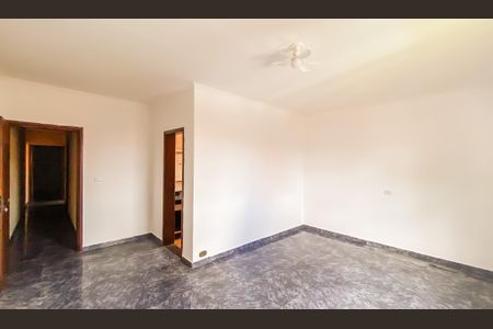 Suite  de casa para alugar com 4 quartos, 500m² em Vila Ré, São Paulo