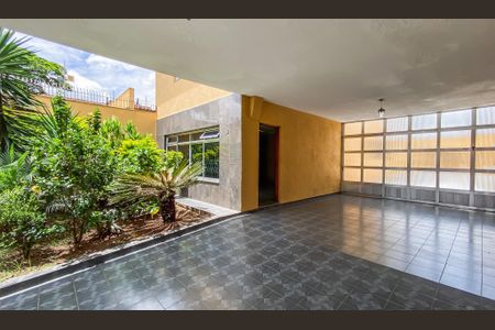 Casa para alugar com 500m², 4 quartos e 10 vagas Casa para alugar com 500m², 4 quartos e 10 vagasGaragem