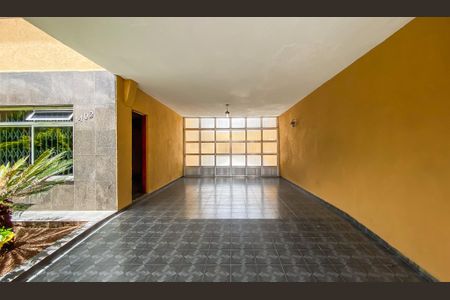 Casa para alugar com 500m², 4 quartos e 10 vagas Casa para alugar com 500m², 4 quartos e 10 vagasGaragem