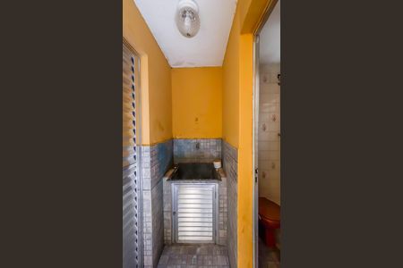 Casa para alugar com 500m², 4 quartos e 10 vagas Casa para alugar com 500m², 4 quartos e 10 vagasBanheiro de serviço