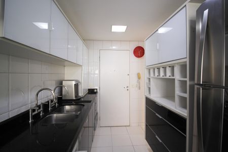 Apartamento para alugar com 105m², 3 quartos e 2 vagasCozinha