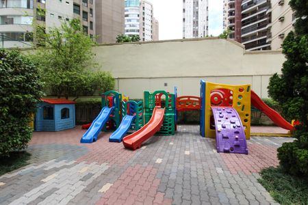 Apartamento para alugar com 105m², 3 quartos e 2 vagasÁrea comum - Playground