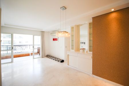 Sala de apartamento para alugar com 3 quartos, 105m² em Indianópolis, São Paulo